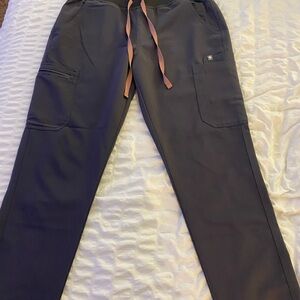 Figs Women’s Yola Skinny Scrubs